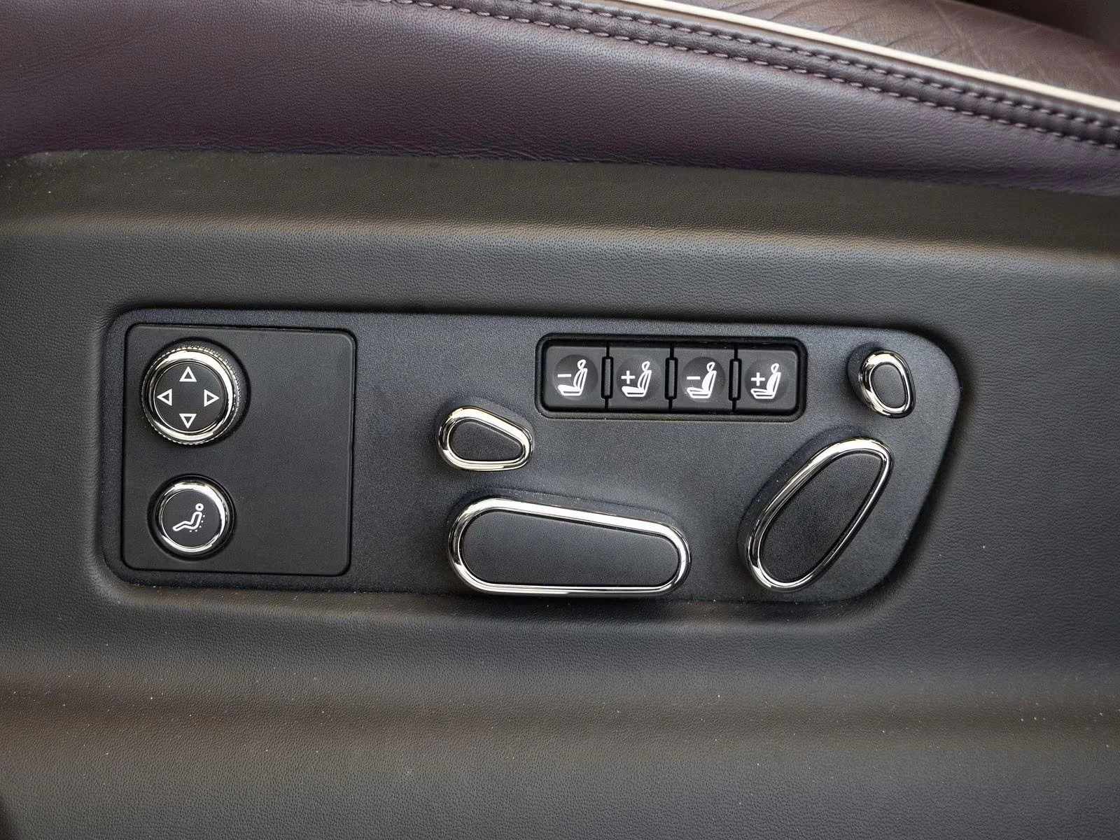 Bentley Bentayga V8 / MULLINER/ EWB/ NAIM/ AIRLINE SEATS/ BLACKLINE, снимка 7 - Автомобили и джипове - 55948443