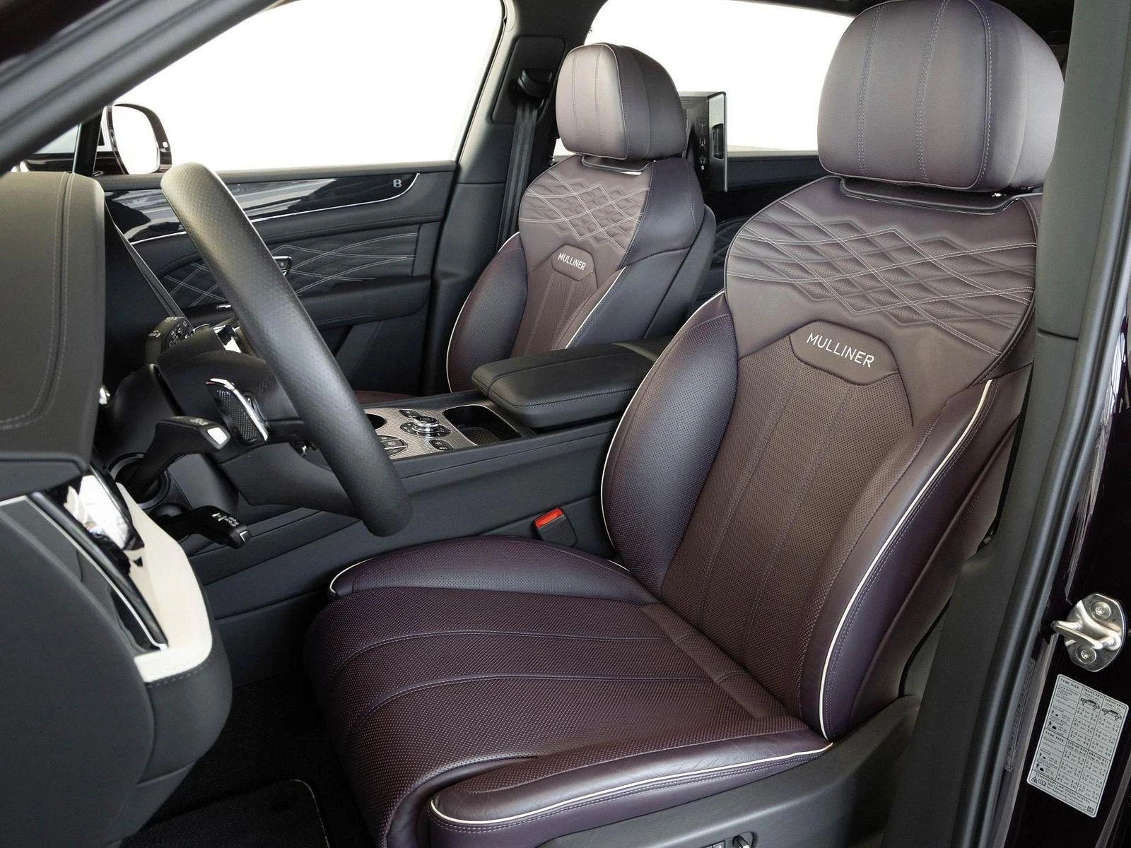 Bentley Bentayga V8 / MULLINER/ EWB/ NAIM/ AIRLINE SEATS/ BLACKLINE, снимка 6 - Автомобили и джипове - 55948443