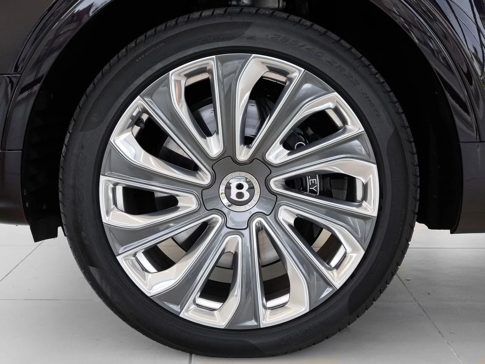 Bentley Bentayga V8 / MULLINER/ EWB/ NAIM/ AIRLINE SEATS/ BLACKLINE, снимка 5 - Автомобили и джипове - 55948443