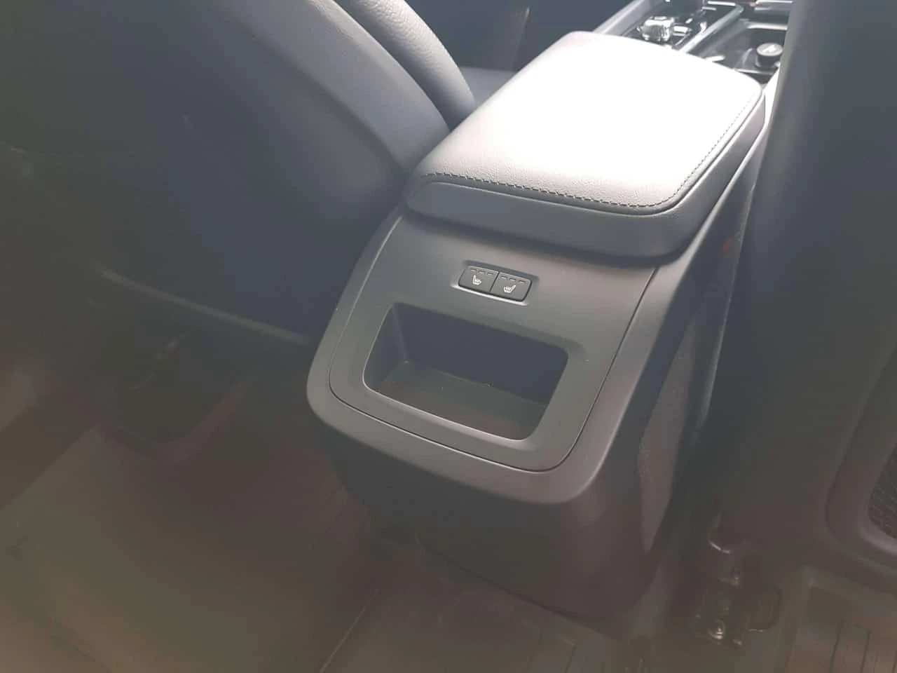 Volvo XC60 * B5 AWD * CARFAX * ФИКСИРАНА ЦЕНА ДО БГ * , снимка 15 - Автомобили и джипове - 56324829