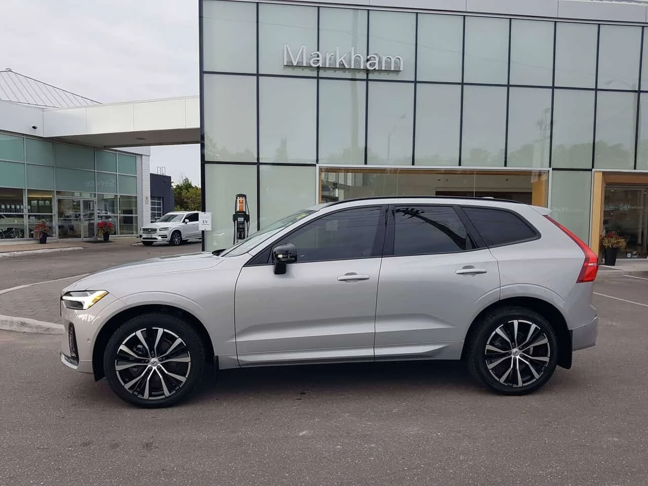 Volvo XC60 * B5 AWD * CARFAX * ФИКСИРАНА ЦЕНА ДО БГ * , снимка 2 - Автомобили и джипове - 56324829