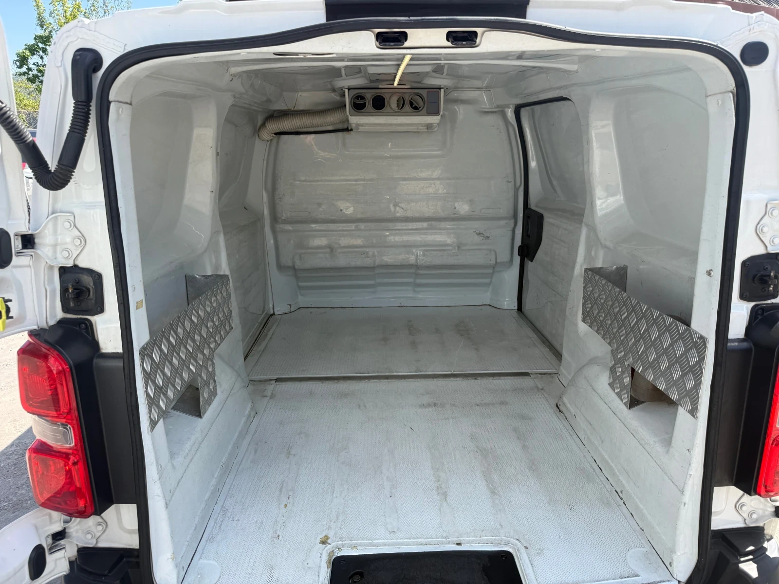 Citroen Jumpy 2.0hdi 180кс.Автомат Хладилен, снимка 10 - Бусове и автобуси - 53772305