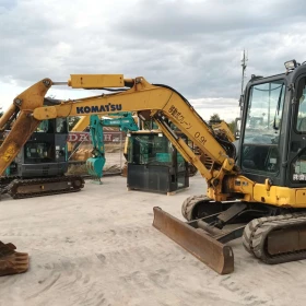      Komatsu PC40MR-3 !!!