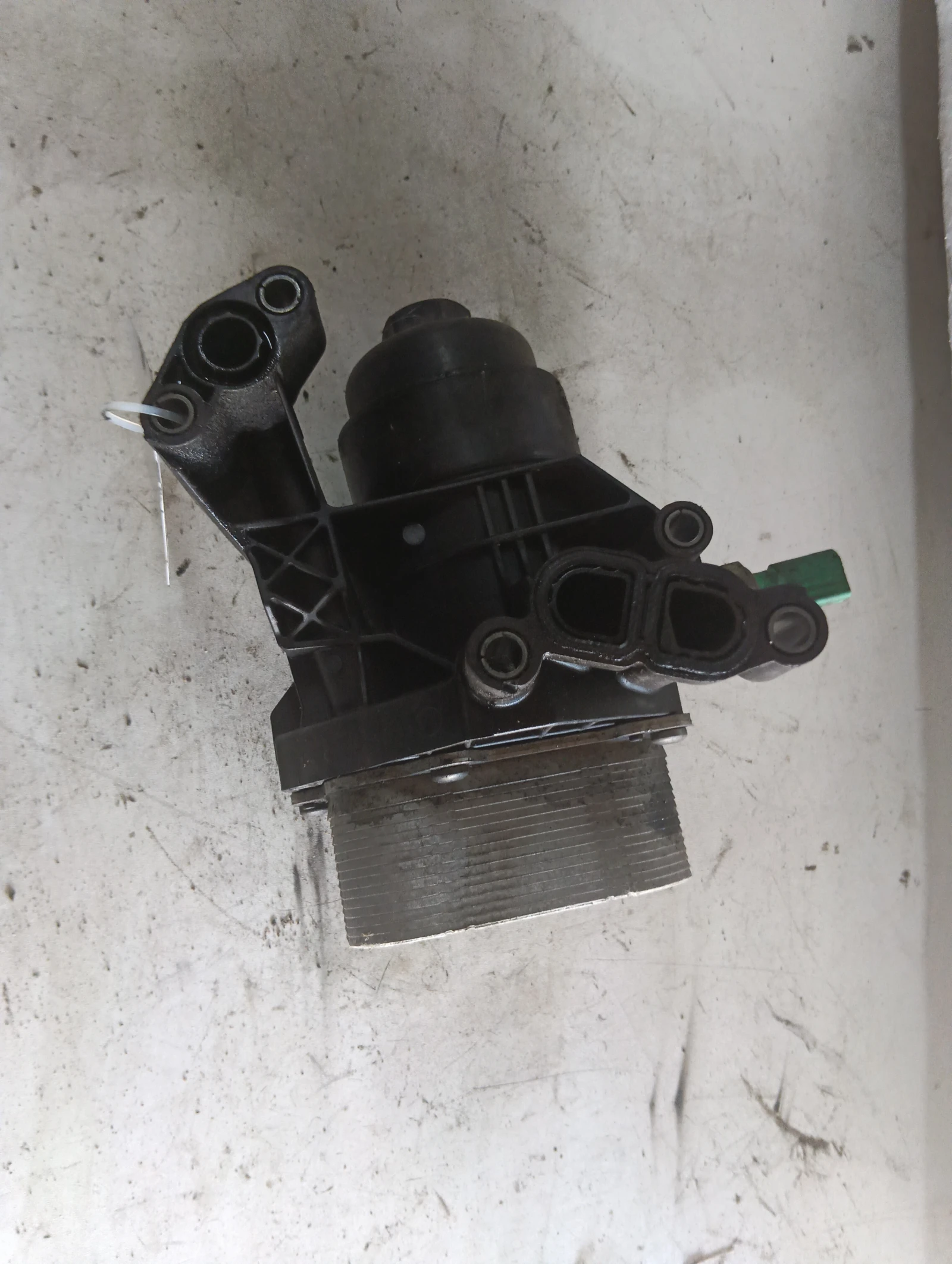 маслоохладител 03N115389B 03N117821 Audi A3