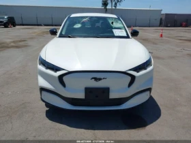 Ford Mustang Mach-E Select / AWD, снимка 11