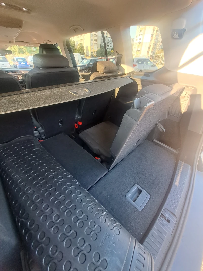 VW Touran, снимка 5 - Автомобили и джипове - 52456510