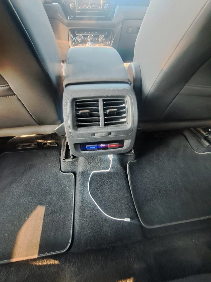VW Touran, снимка 9 - Автомобили и джипове - 52456510