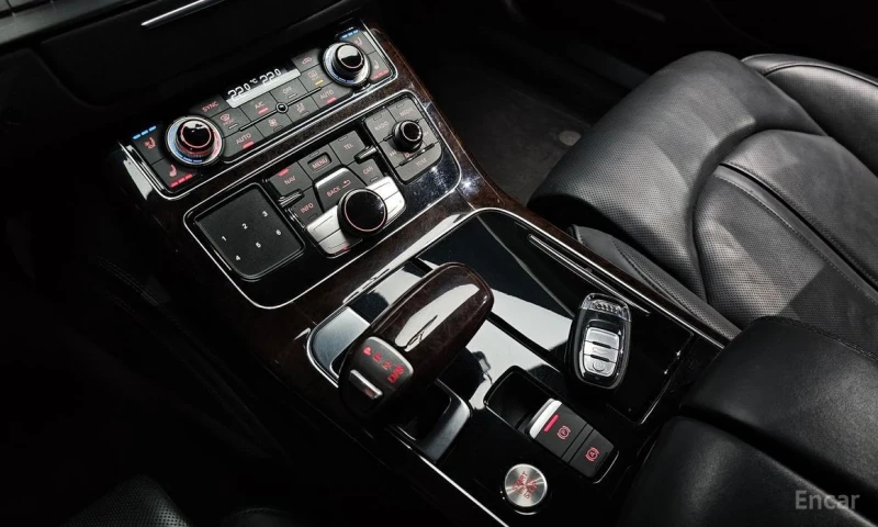 Audi A8, снимка 9 - Автомобили и джипове - 52322745