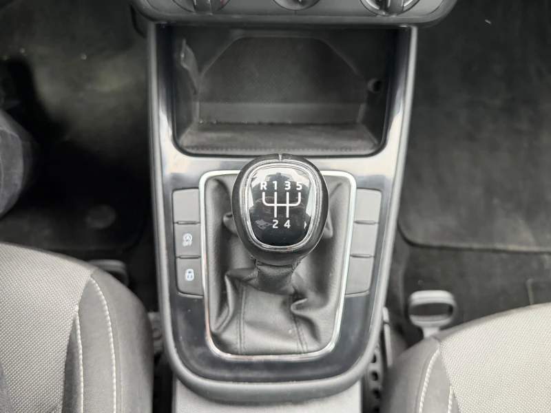 Skoda Fabia AMBITION 1, 0 MPI 65 к.с. 5-степенна механична, снимка 10 - Автомобили и джипове - 52652954