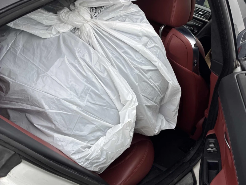 BMW 650 * АВТО КРЕДИТ* ЦЕНА ДО БГ * СЕРВИЗНА ИСТОРИЯ * , снимка 11 - Автомобили и джипове - 52691036