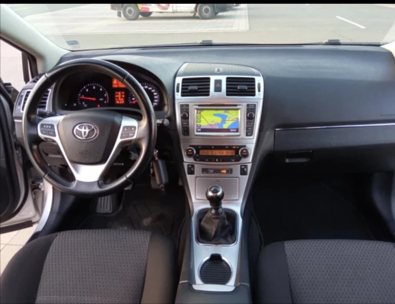 Toyota Avensis, снимка 8 - Автомобили и джипове - 52954605