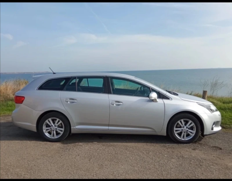 Toyota Avensis, снимка 4 - Автомобили и джипове - 52954605
