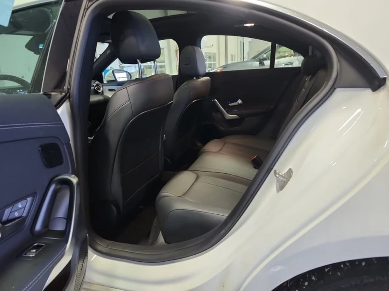 Mercedes-Benz CLA * 250 * CARFAX * ЦЕНА ДО БГ, снимка 12 - Автомобили и джипове - 53213923