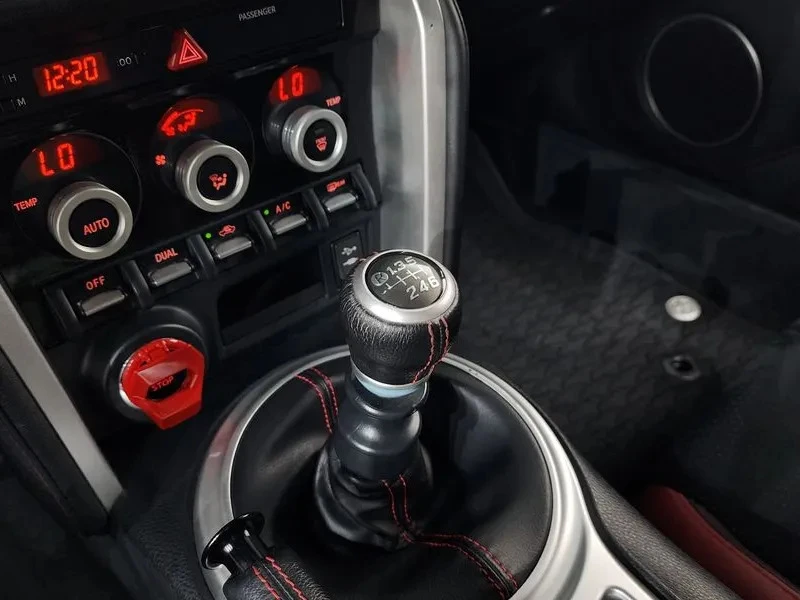 Toyota GT86 2.0 RWD, снимка 9 - Автомобили и джипове - 55430557