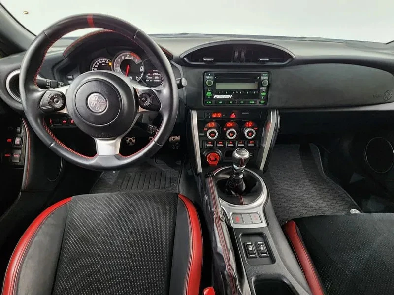 Toyota GT86 2.0 RWD, снимка 7 - Автомобили и джипове - 55430557