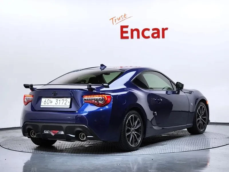 Toyota GT86 2.0 RWD, снимка 2 - Автомобили и джипове - 55430557