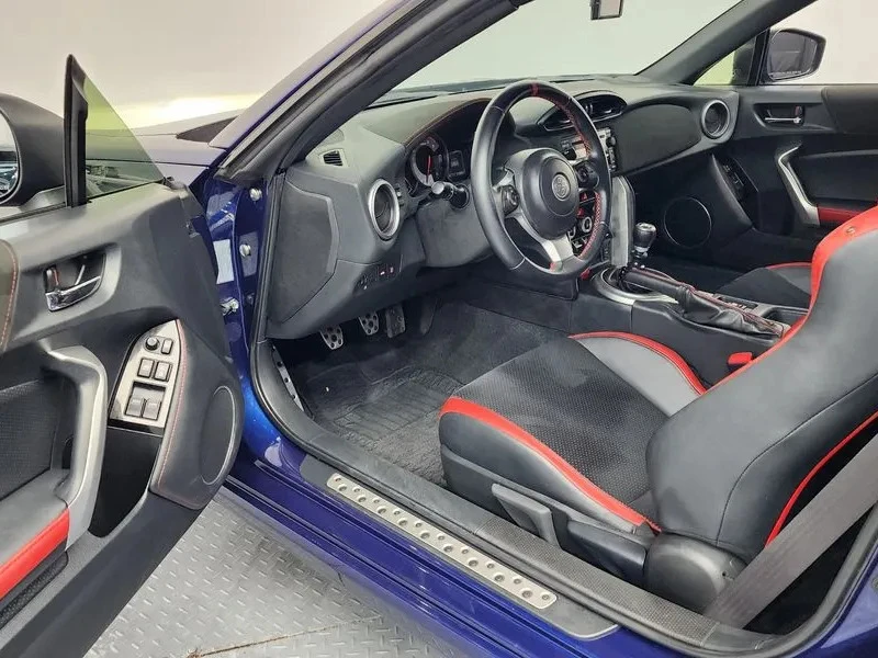 Toyota GT86 2.0 RWD, снимка 10 - Автомобили и джипове - 55430557