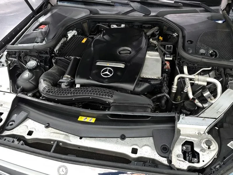 Mercedes-Benz E 300 4Matic Exclusive, снимка 6 - Автомобили и джипове - 56018820