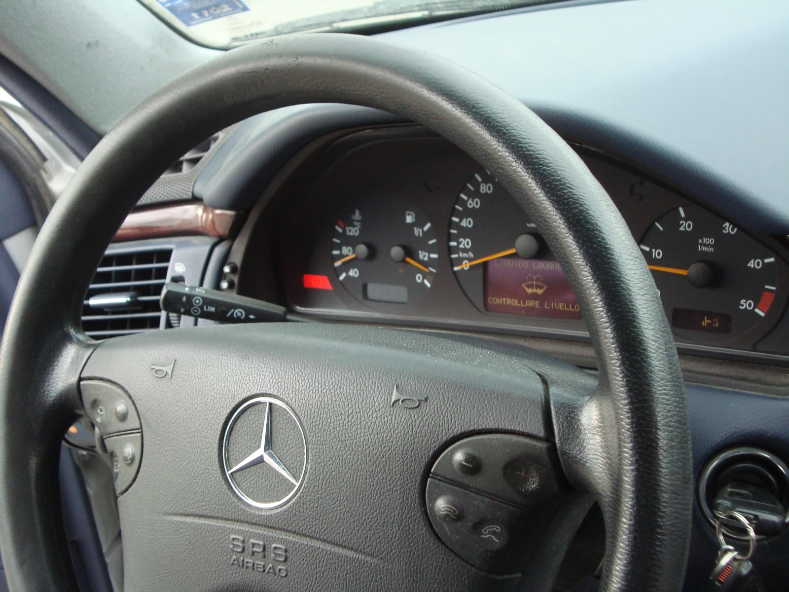 Mercedes-Benz E 220  - изображение 10