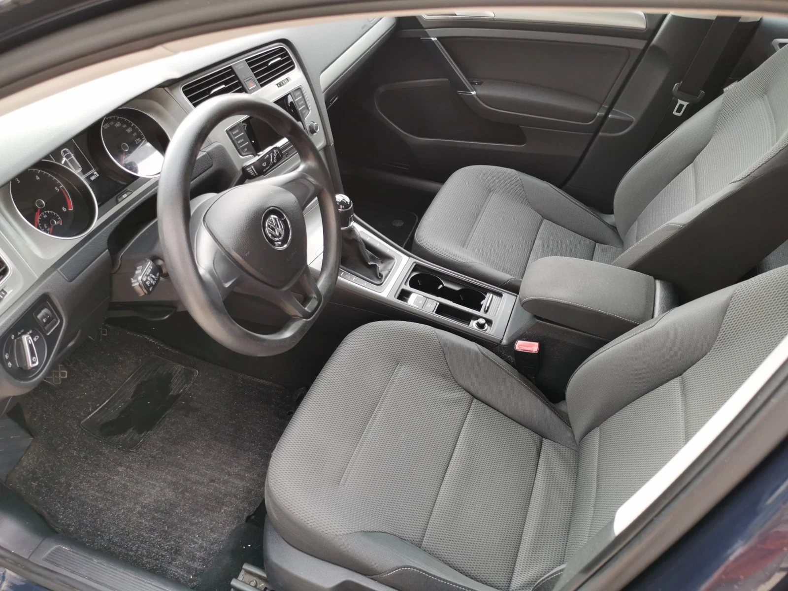 VW Golf 1.6TDI 110ps E6b  - изображение 10