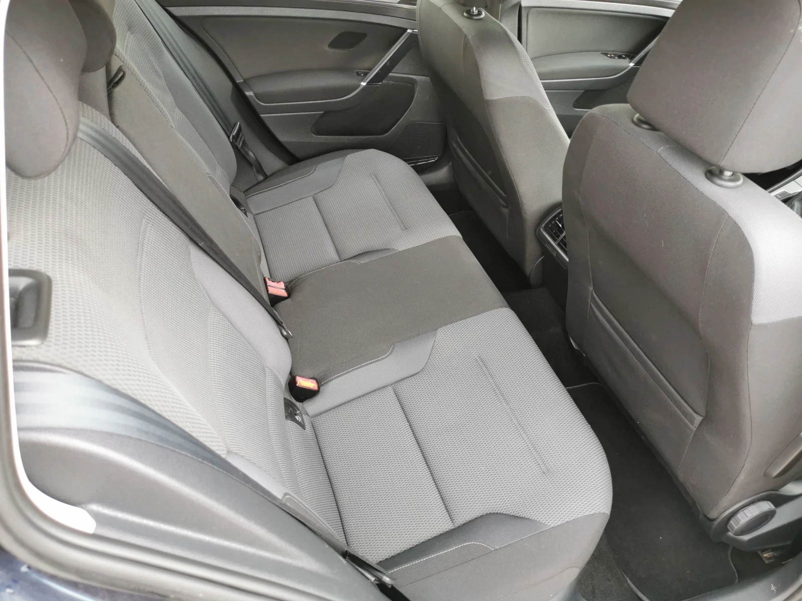 VW Golf 1.6TDI 110ps E6b  | Mobile.bg   12