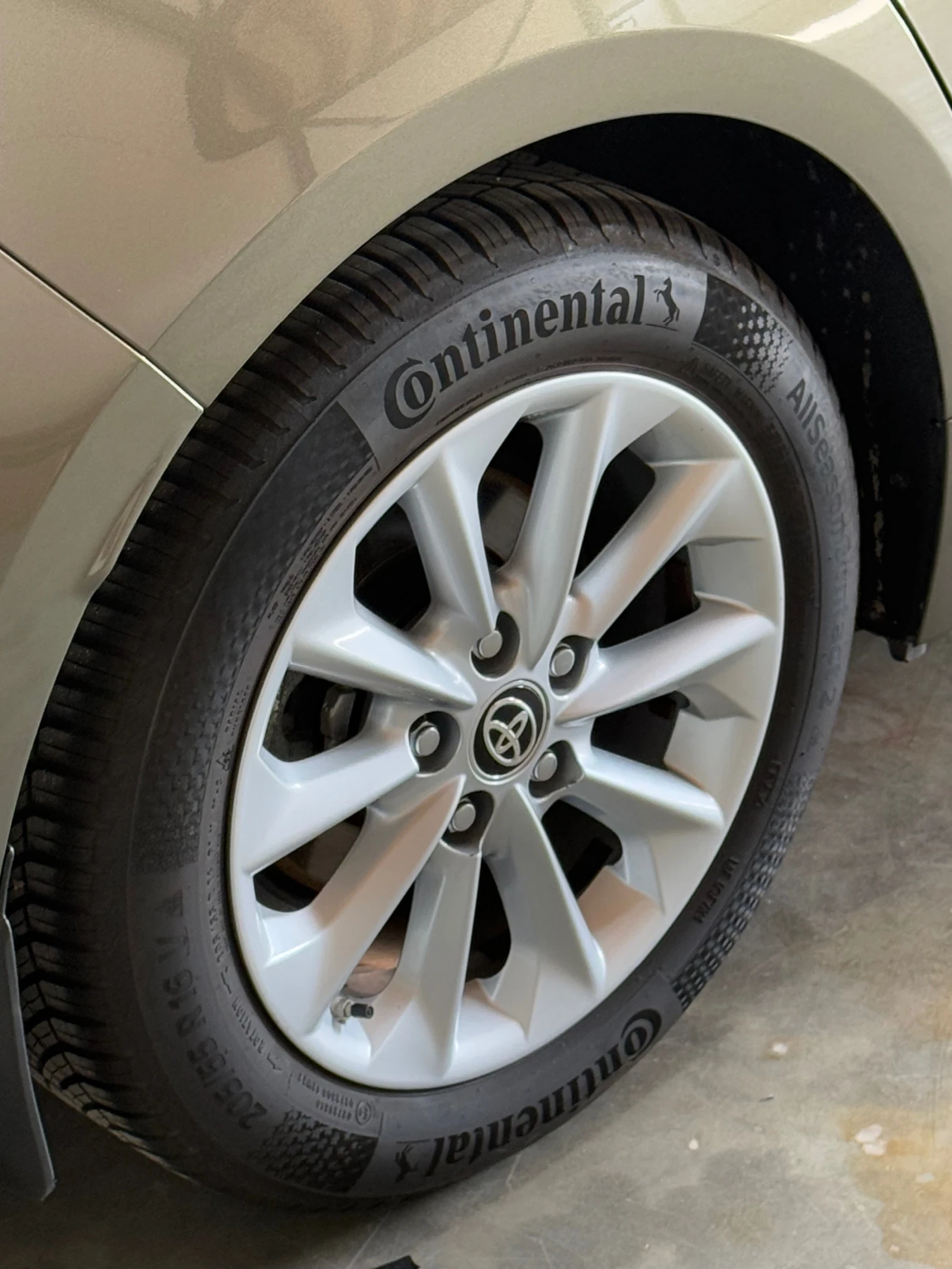 Toyota Corolla 1.5  - изображение 8