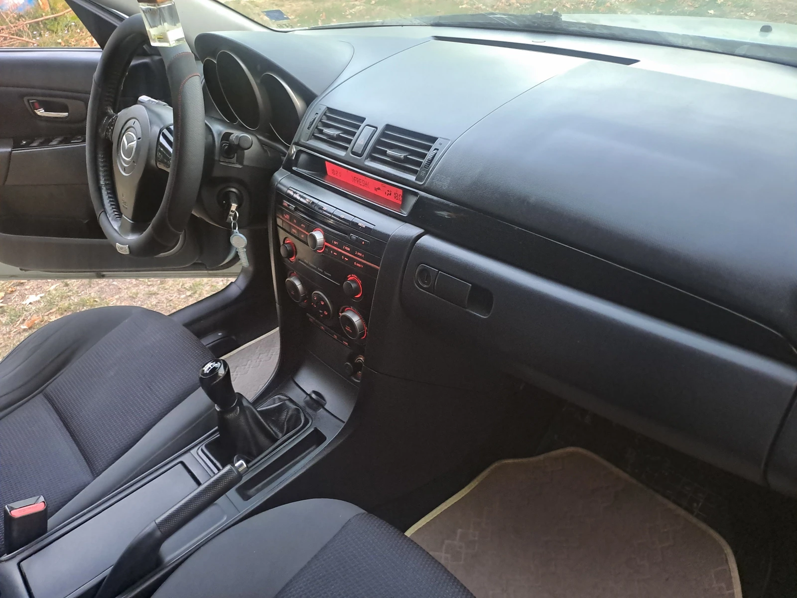 Mazda 3 1.6i ESKLUZIVE  - изображение 10