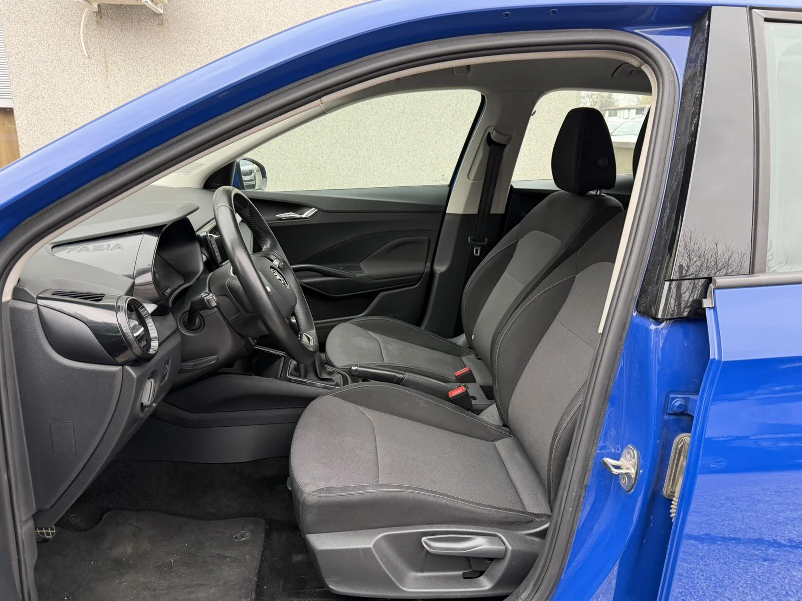 Skoda Fabia AMBITION 1, 0 MPI 65 к.с. 5-степенна механична - изображение 5