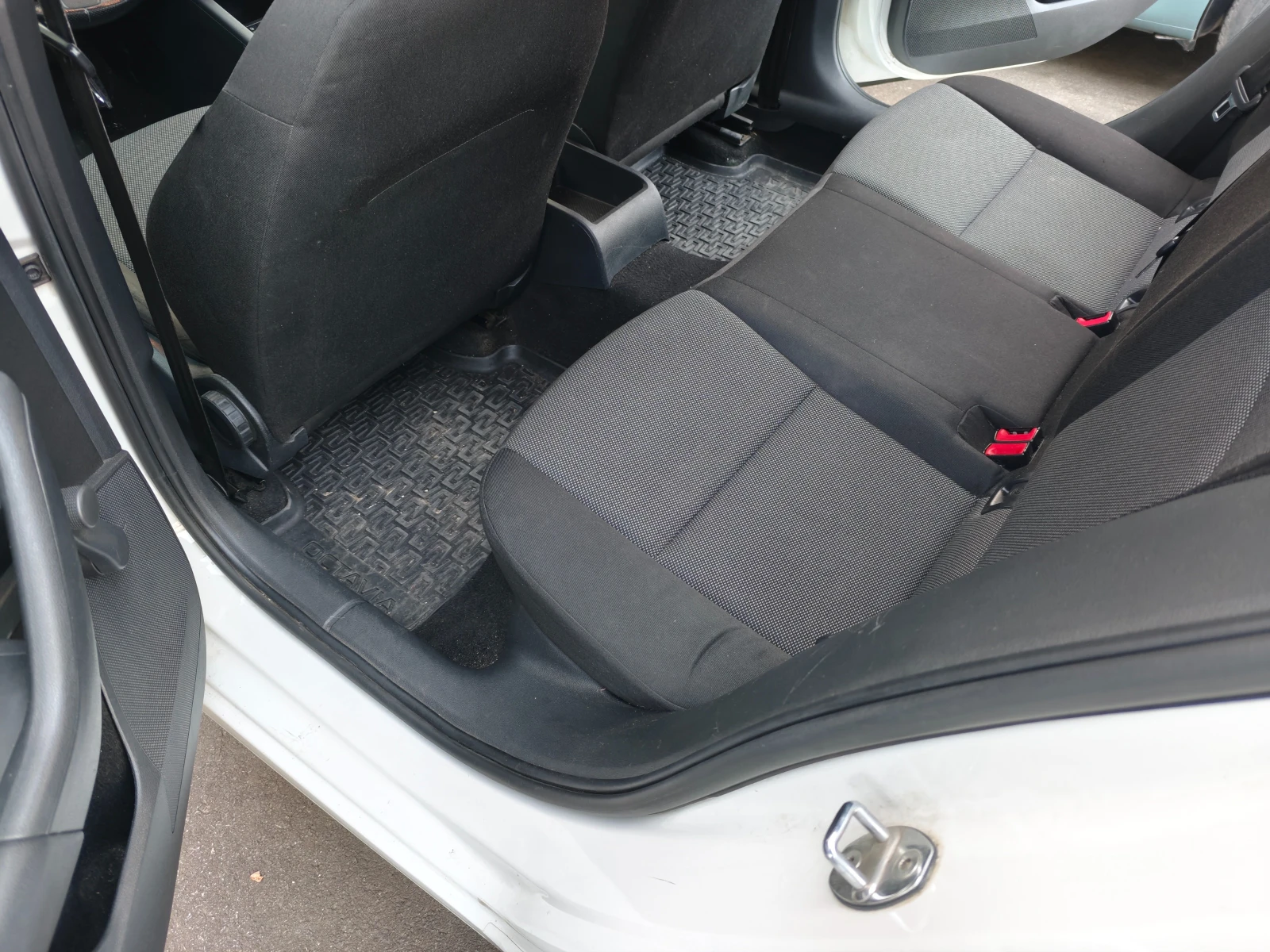 Skoda Octavia 1.6 TDI 90ks - изображение 7