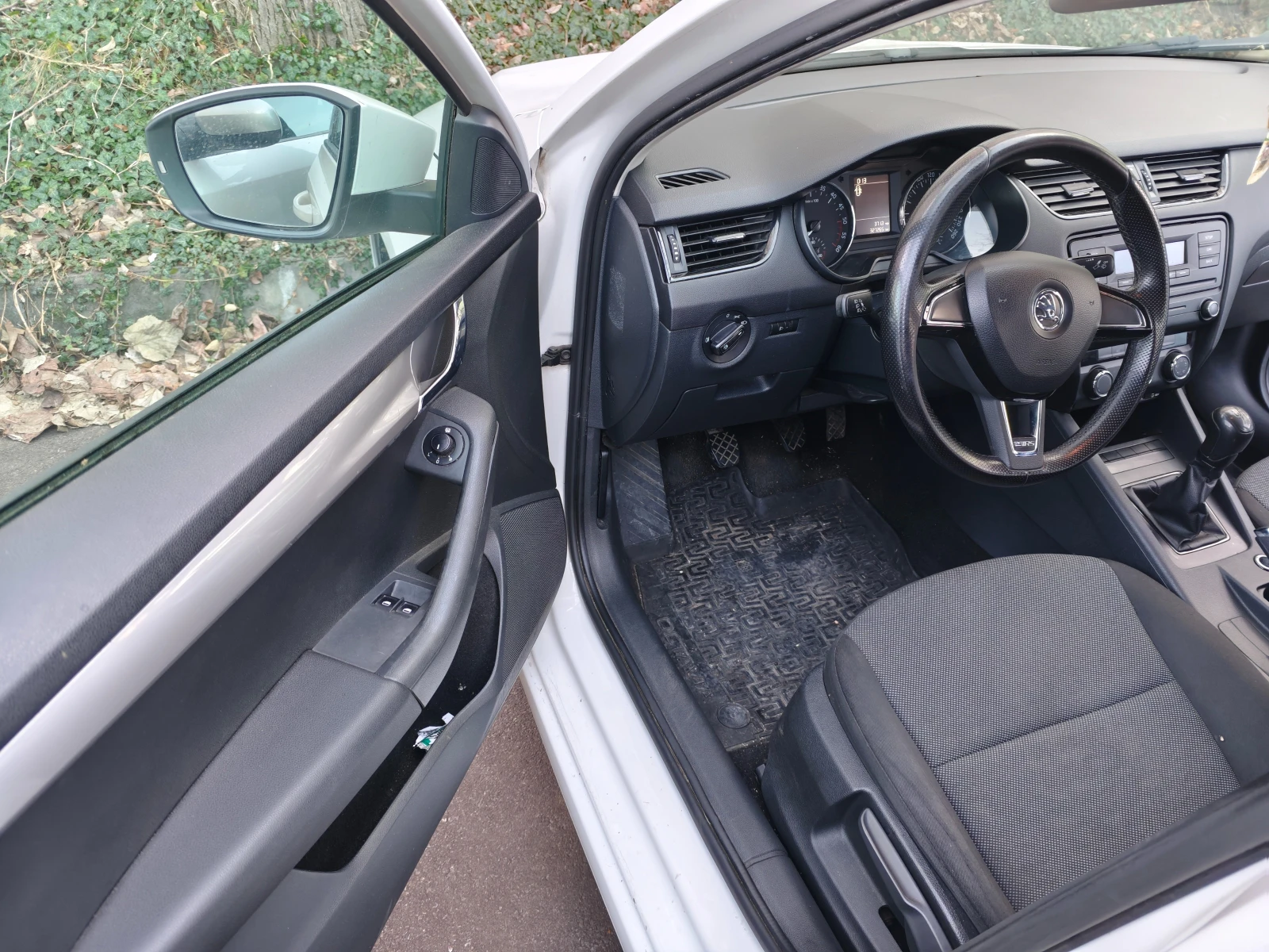 Skoda Octavia 1.6 TDI 90ks - изображение 8