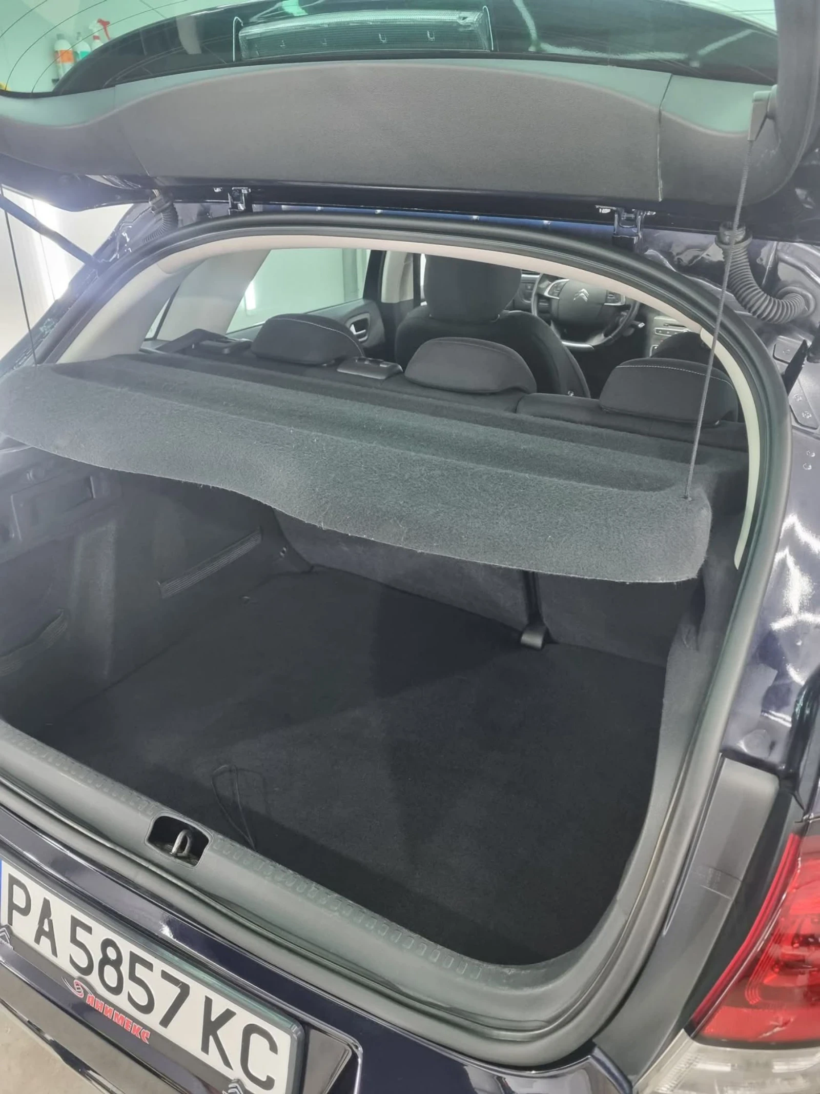 Citroen C4 1.6 HDI Facelift, снимка 16 - Автомобили и джипове - 53771556