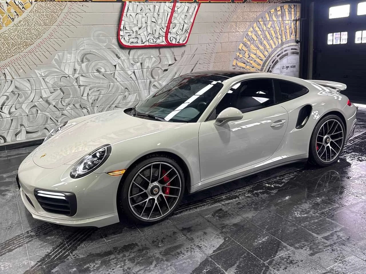 Porsche 911 * Turbo * ПОДГРЕВ* PANO* KEYLESS*  - изображение 2