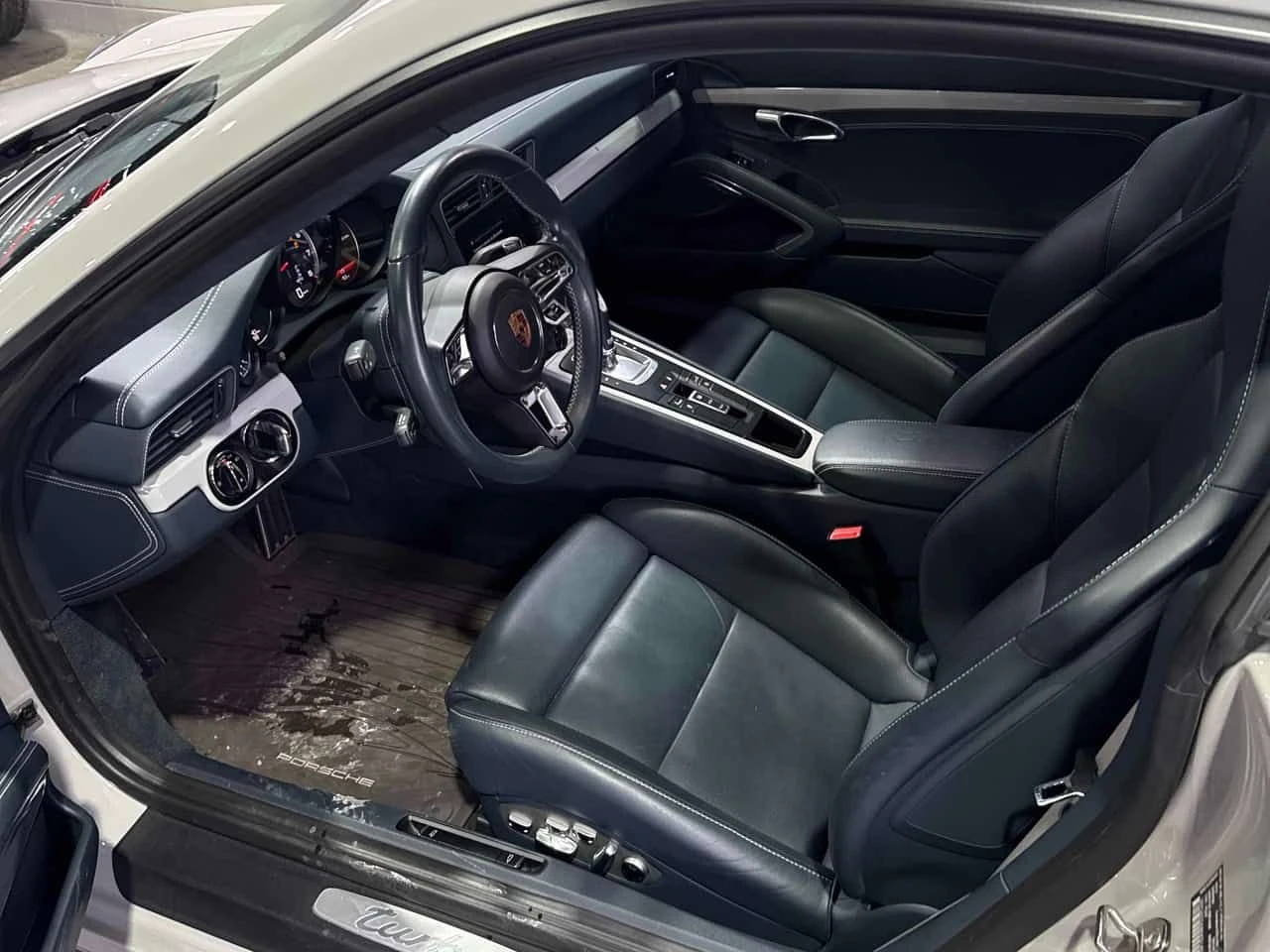 Porsche 911 * Turbo * ПОДГРЕВ* PANO* KEYLESS*  - изображение 5