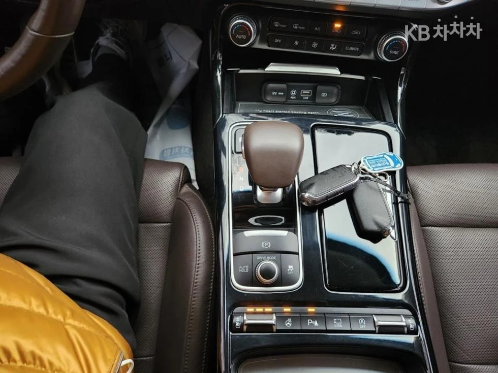 Kia Stinger 2.0, снимка 12 - Автомобили и джипове - 53735927