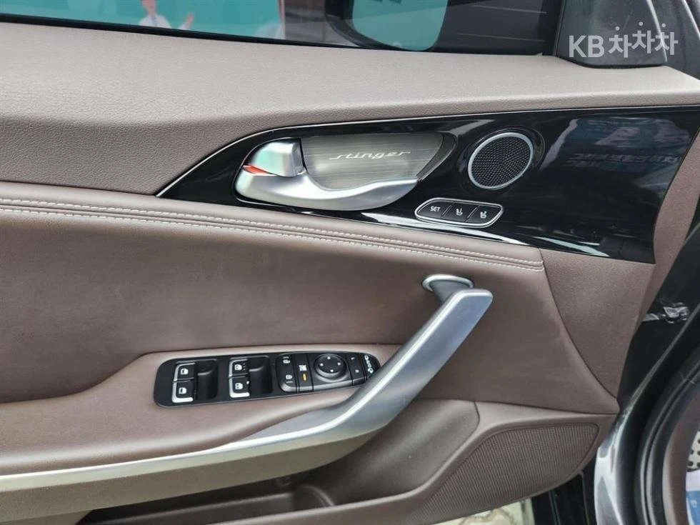 Kia Stinger 2.0, снимка 6 - Автомобили и джипове - 53735927