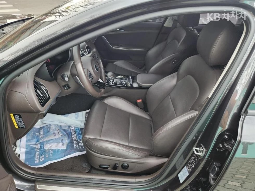 Kia Stinger 2.0, снимка 5 - Автомобили и джипове - 53735927