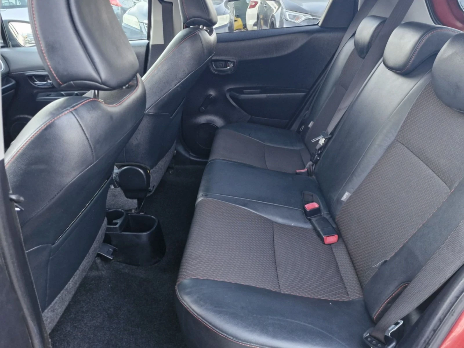 Toyota Yaris 1.4 D4D, снимка 12 - Автомобили и джипове - 53963672