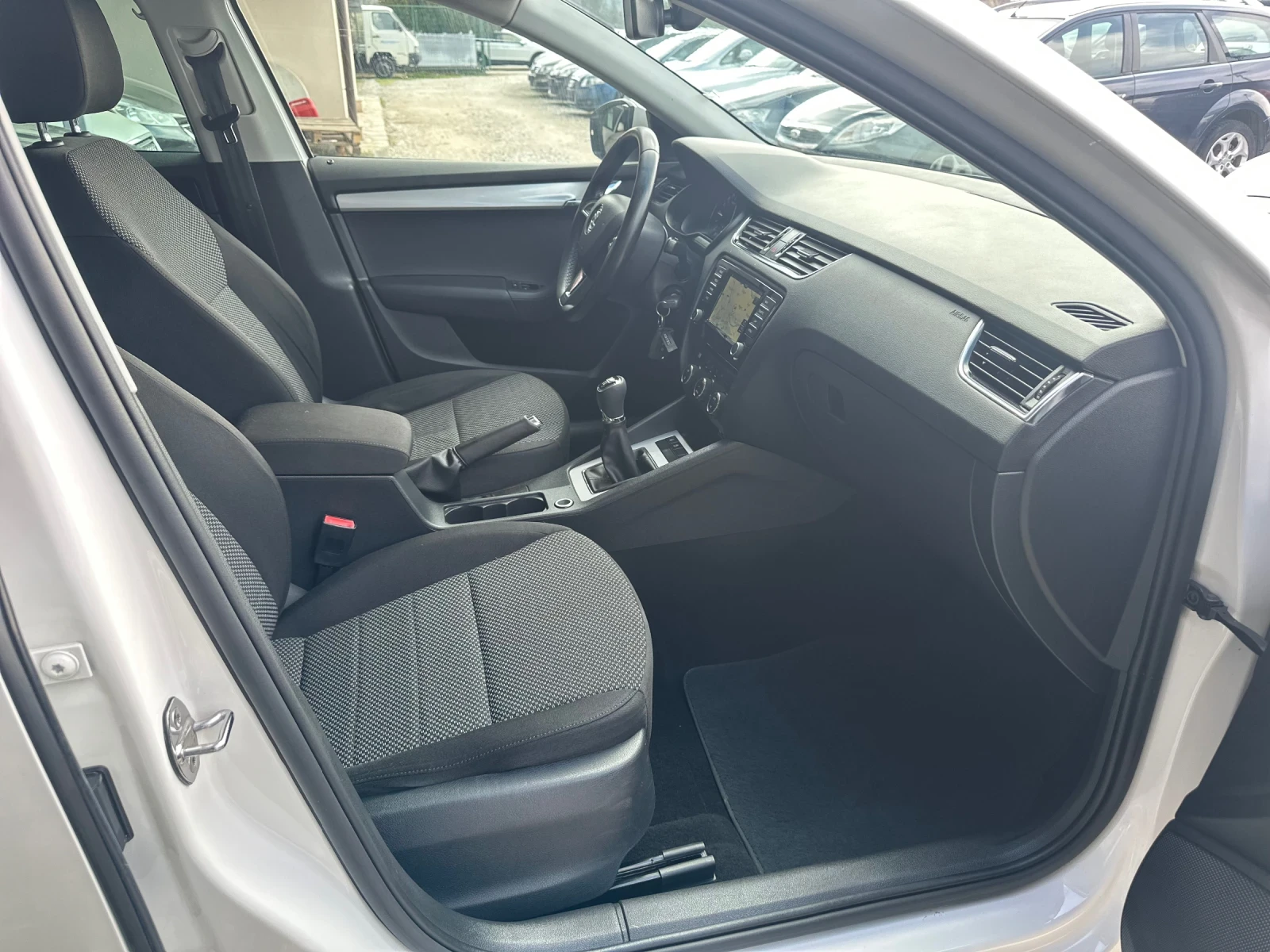 Skoda Octavia 1.6TDI~110�.�~EURO6 | Mobile.bg � ����������� 8