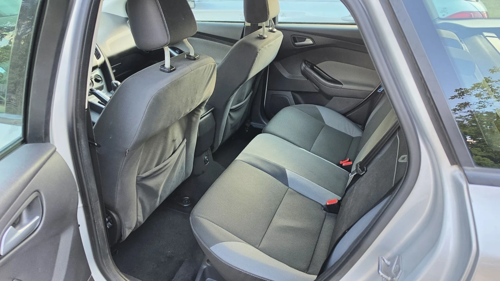 Ford Focus 1.6HDI FaceLift 2013, снимка 9 - Автомобили и джипове - 54151877