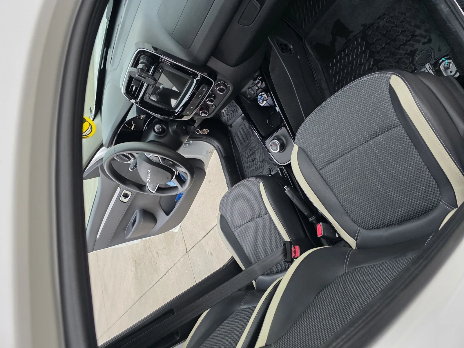 Dacia Spring, снимка 8 - Автомобили и джипове - 54172025