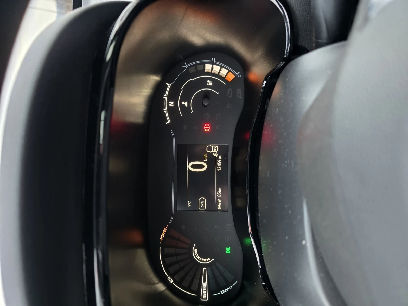 Dacia Spring, снимка 10 - Автомобили и джипове - 54172025