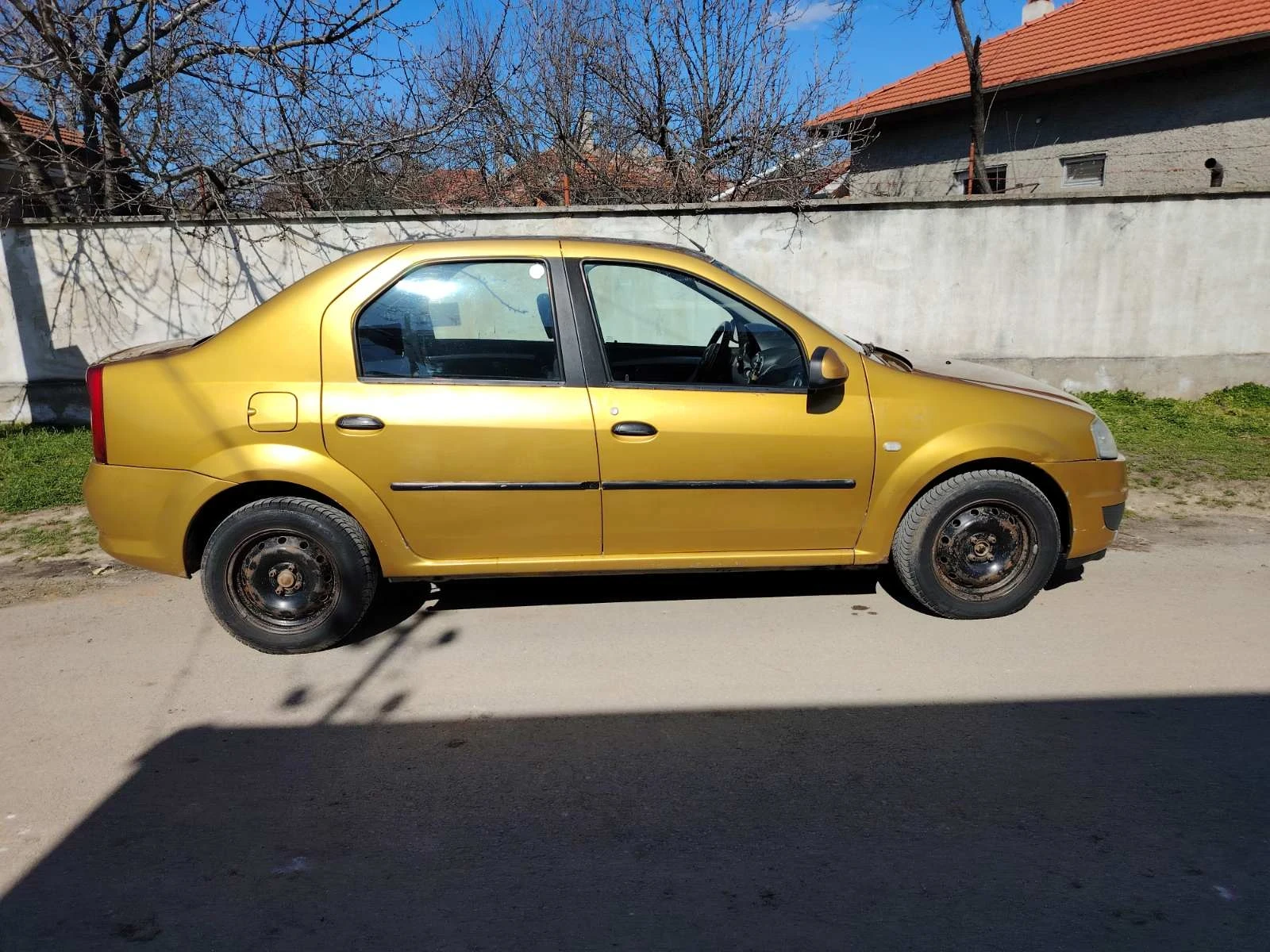 Dacia Logan, снимка 4 - Автомобили и джипове - 54258909