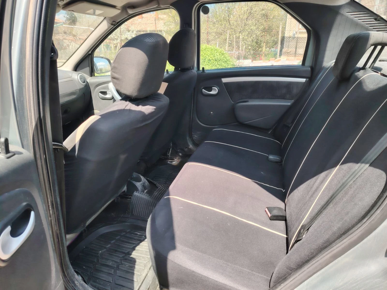 Dacia Logan, снимка 7 - Автомобили и джипове - 54258909