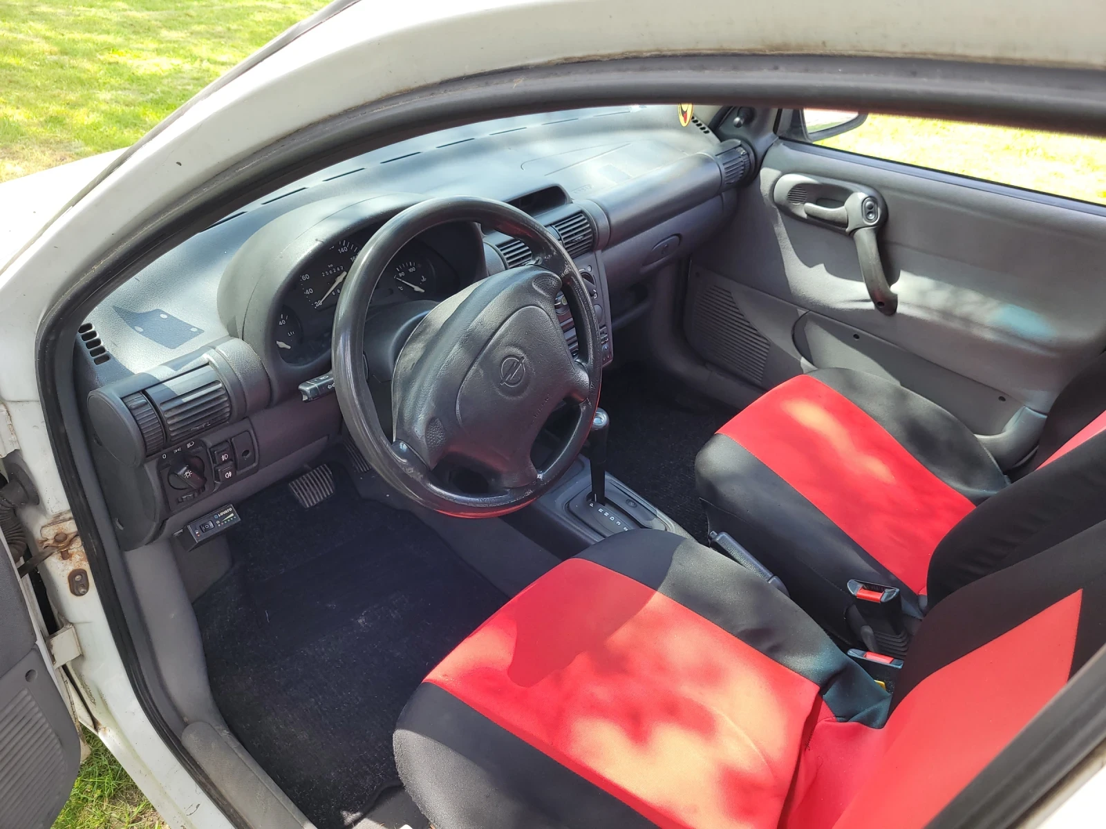 Opel Corsa, снимка 8 - Автомобили и джипове - 54397943