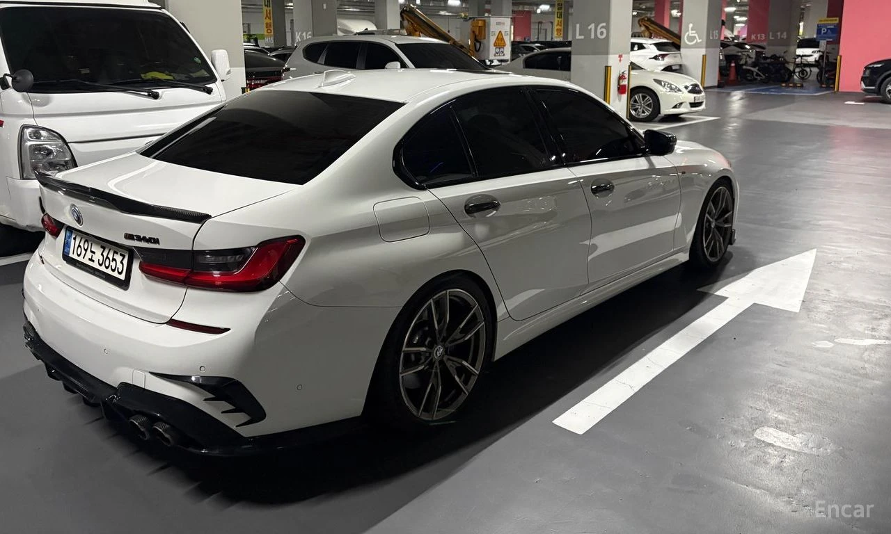 BMW 340 M* PERFORMANCE* CARBON* HARMON* KARDON* , снимка 2 - Автомобили и джипове - 54639553