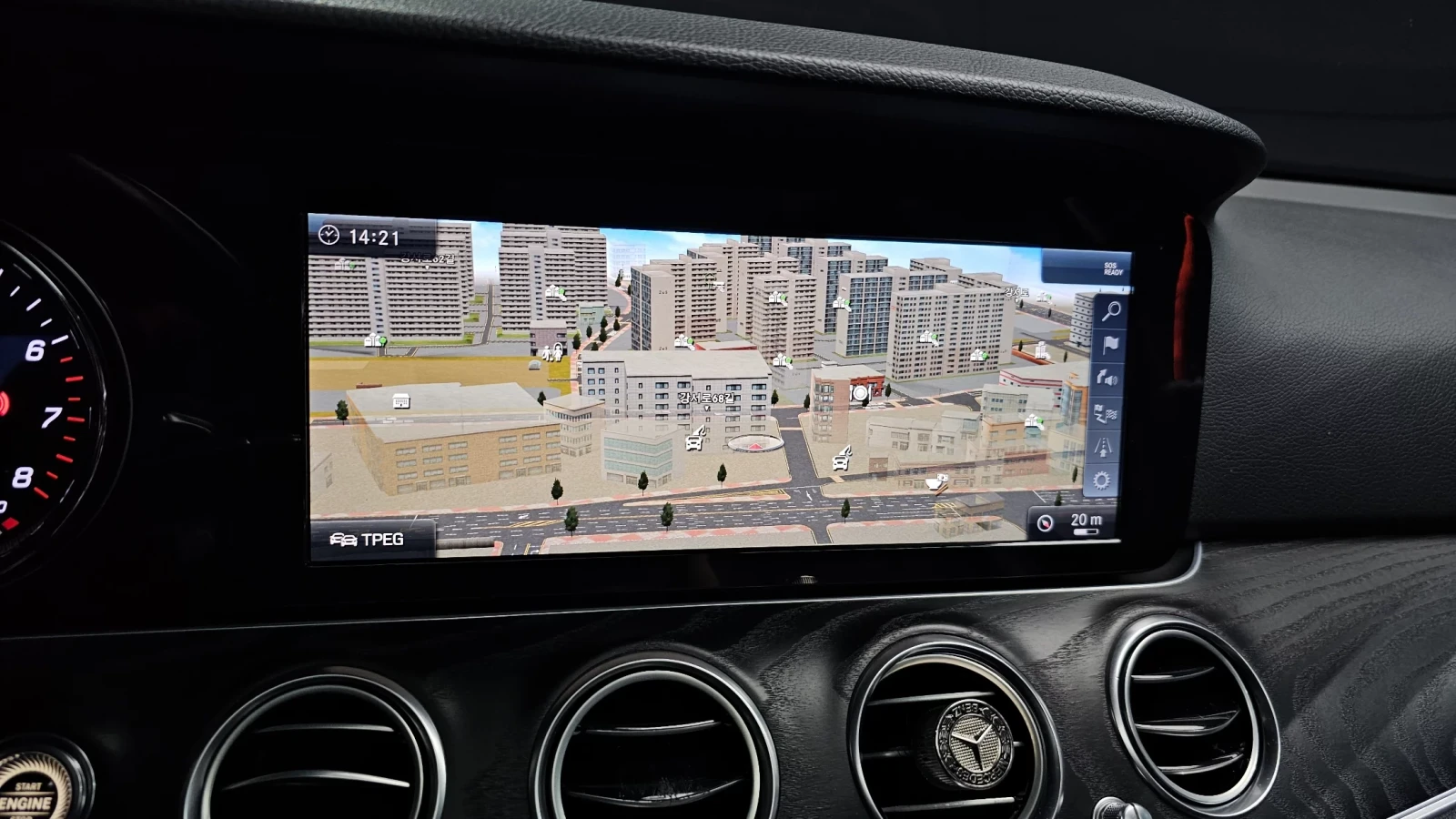 Mercedes-Benz E 200 E-Class, снимка 14 - Автомобили и джипове - 54643985