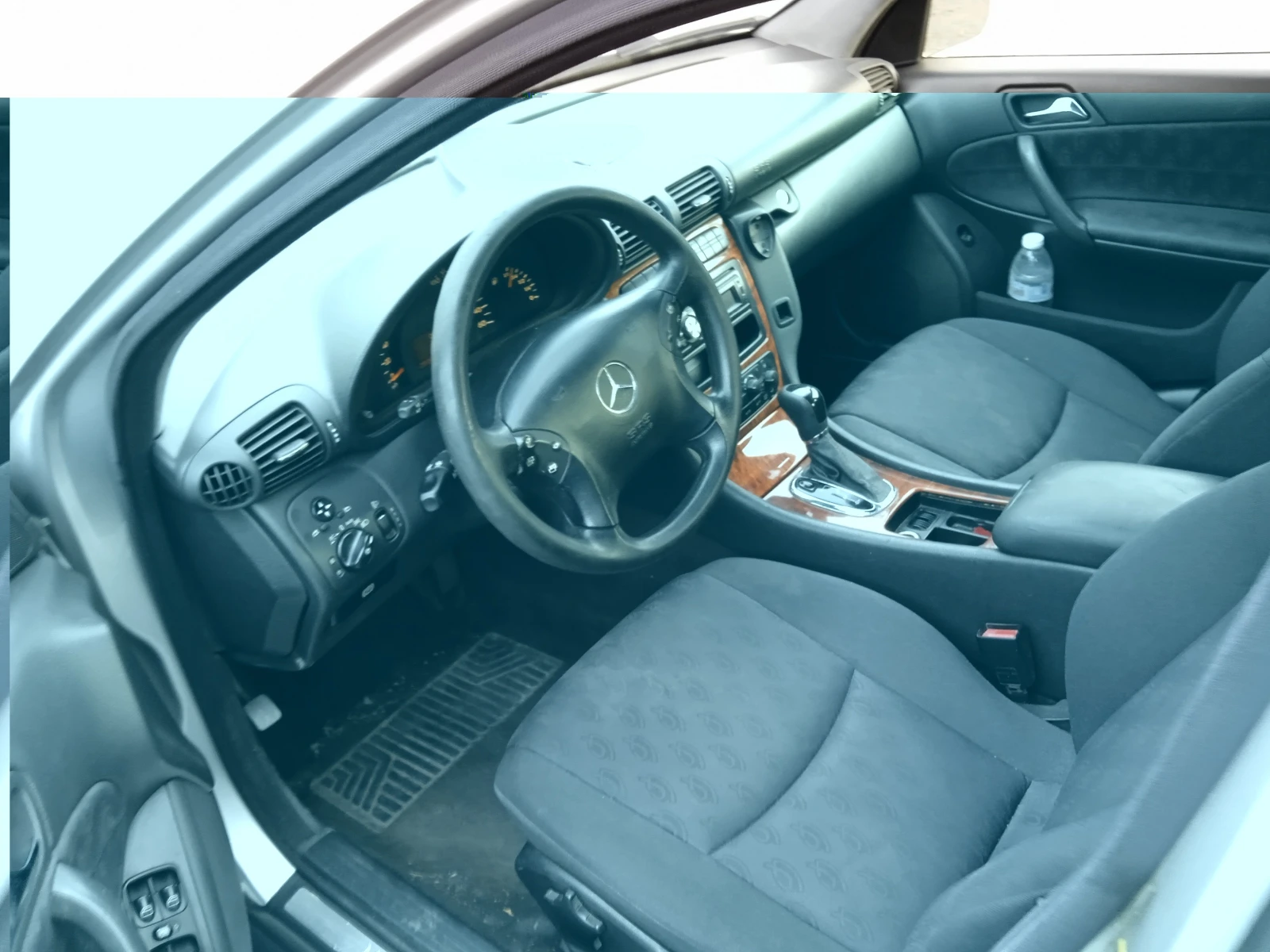 Mercedes-Benz C 220, снимка 3 - Автомобили и джипове - 54711040