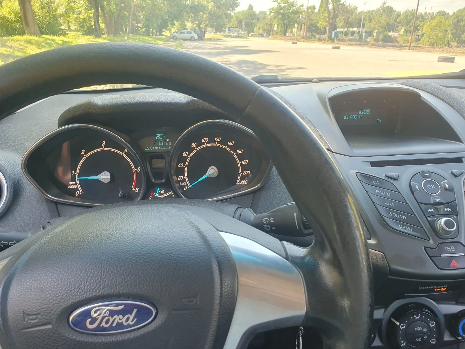 Ford Fiesta 1.5 TDCi, снимка 10 - Автомобили и джипове - 54903710