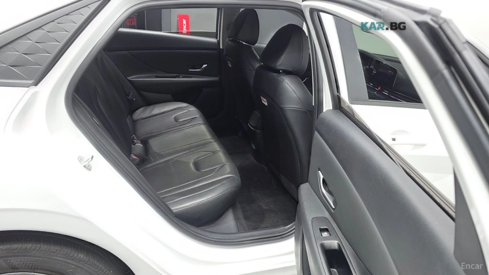 Hyundai Elantra * 1.6* MODERN* КОЖА* ПОДГРЕВ* ОБДУХВАНЕ* NAVI* LED, снимка 11 - Автомобили и джипове - 55259692