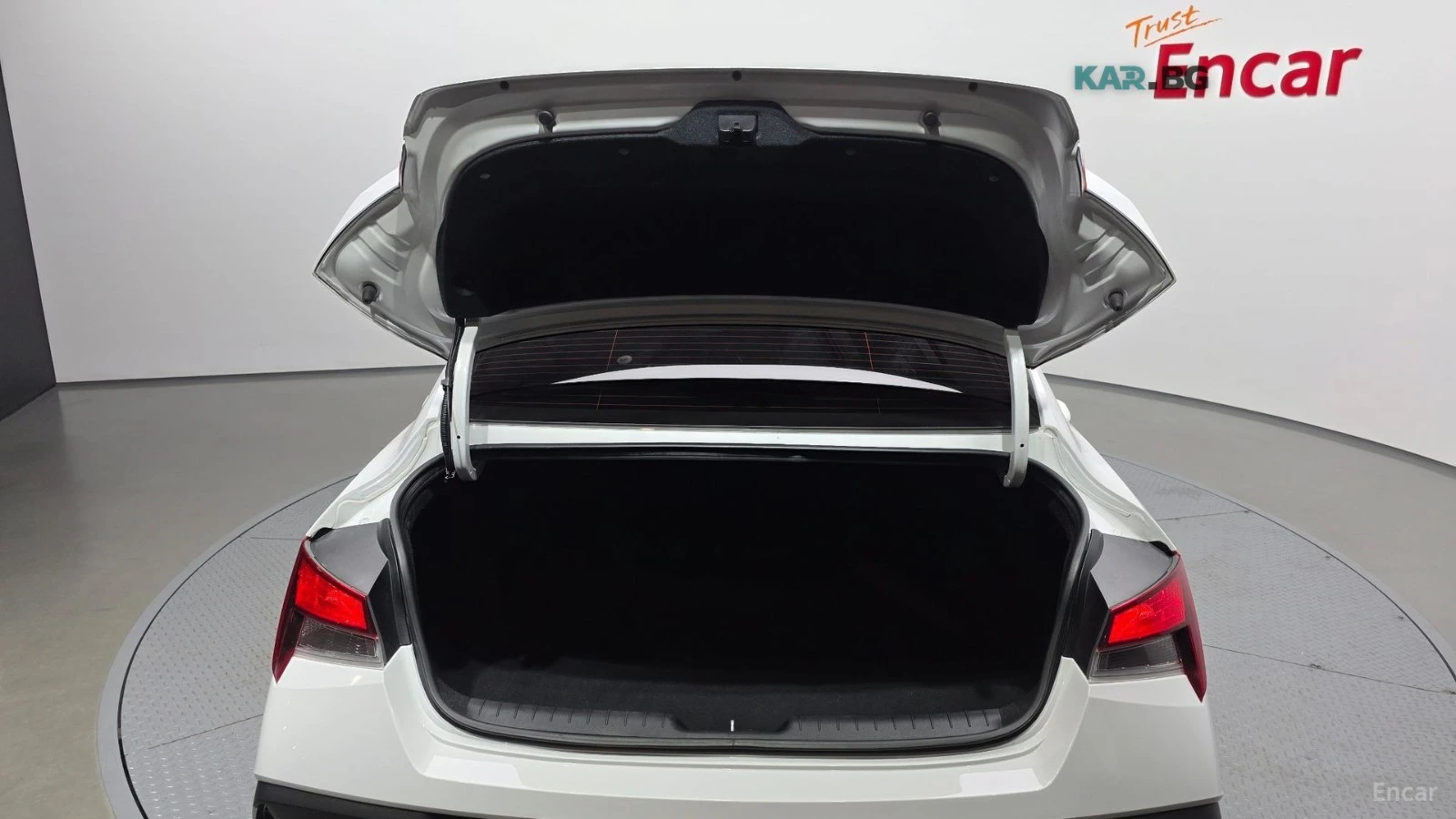 Hyundai Elantra * 1.6* MODERN* КОЖА* ПОДГРЕВ* ОБДУХВАНЕ* NAVI* LED, снимка 17 - Автомобили и джипове - 55259692